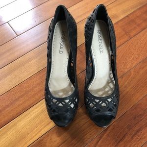 **BRAND NEW** Rosegold Laser Cut Peep Toe Pump